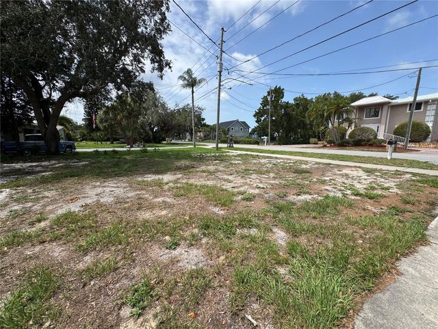 907 S FLORIDA AVENUE, Tarpon Springs, FL 34689