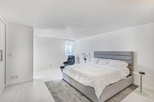 5280 N Ocean Drive 12f, Riviera Beach, FL 33404