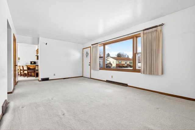 200 PRAIRIE COURT, Fond Du Lac, WI 54935