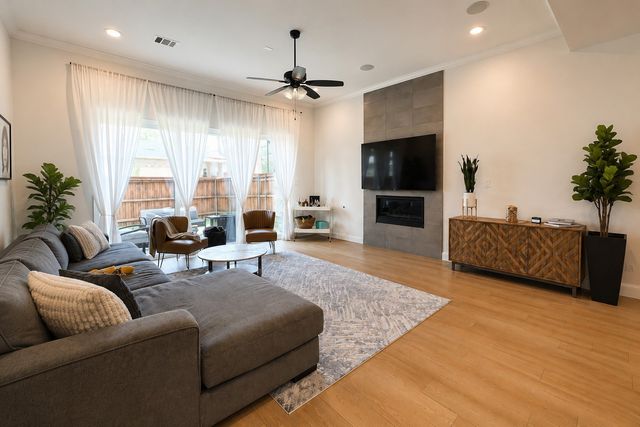 1811 Lande Street, Farmers Branch, TX 75234