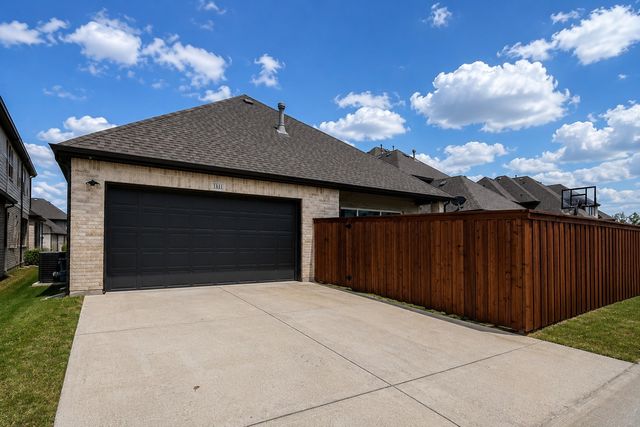 1811 Lande Street, Farmers Branch, TX 75234