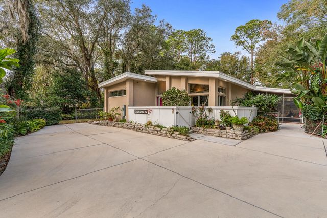 320 Ravenswood Dr, St Augustine, FL 32084