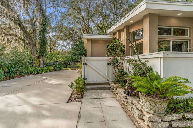 320 Ravenswood Dr, St Augustine, FL 32084