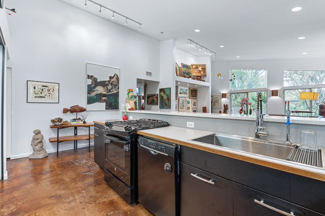 320 Ravenswood Dr, St Augustine, FL 32084