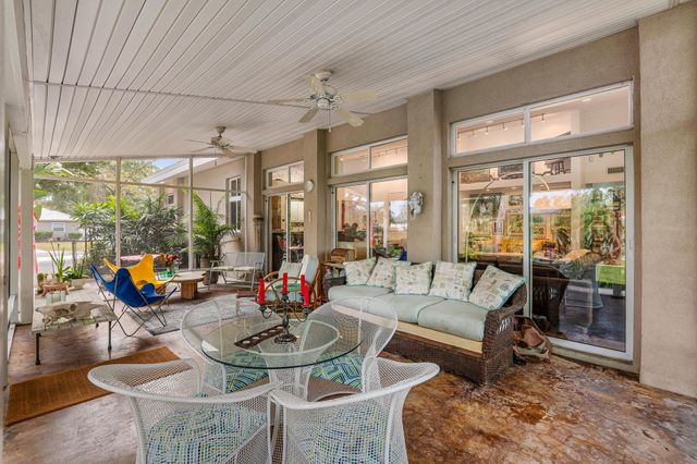 320 Ravenswood Dr, St Augustine, FL 32084