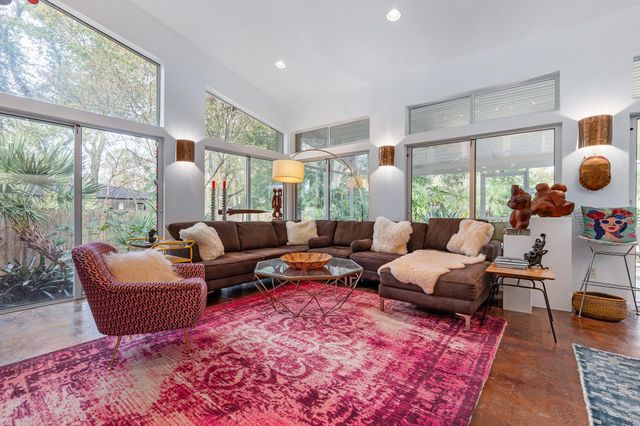 320 Ravenswood Dr, St Augustine, FL 32084