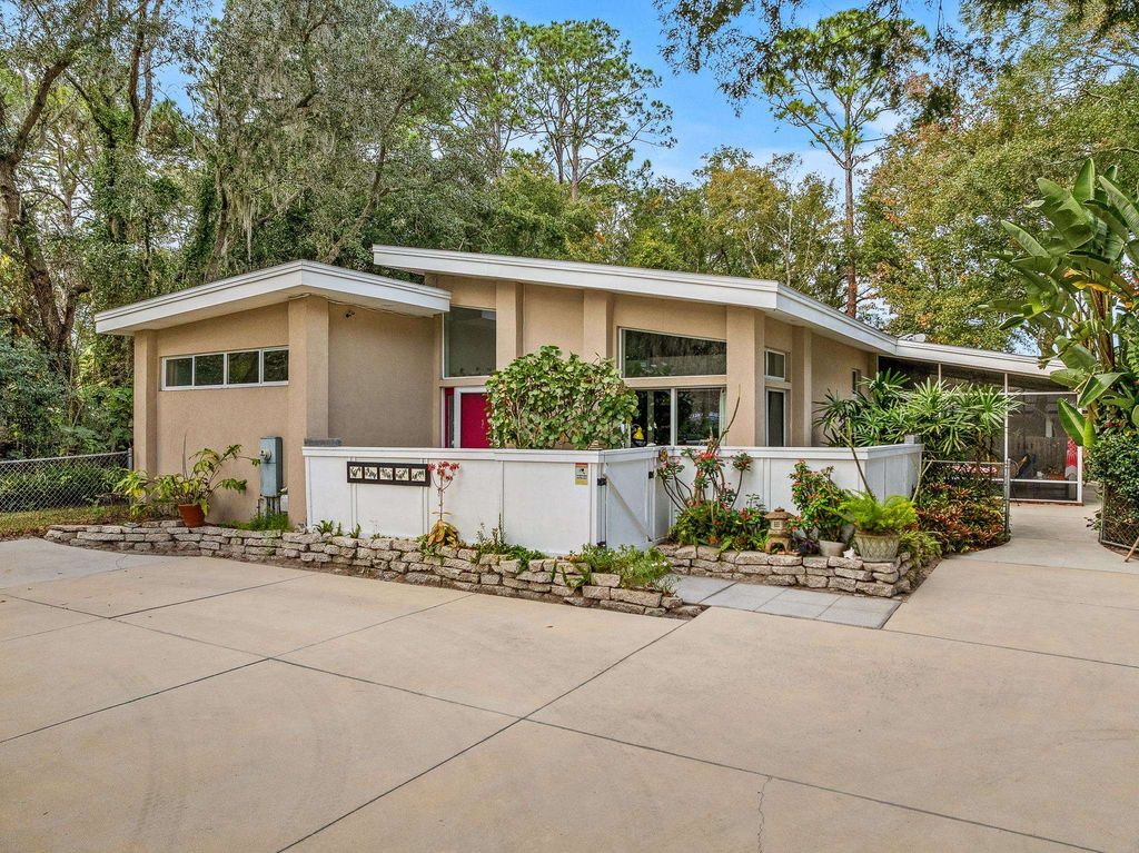 320 Ravenswood Dr, St Augustine, FL 32084