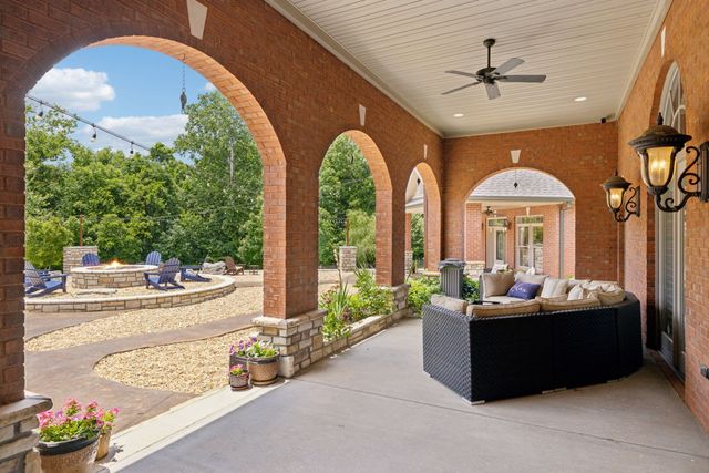 2526 Bearden Rd, Clarksville, TN 37043