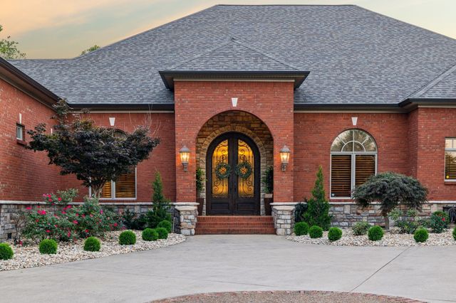 2526 Bearden Rd, Clarksville, TN 37043