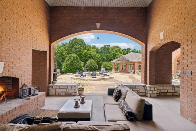 2526 Bearden Rd, Clarksville, TN 37043
