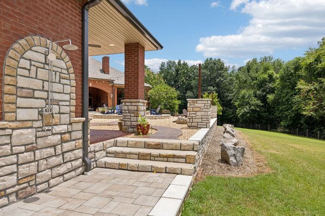 2526 Bearden Rd, Clarksville, TN 37043