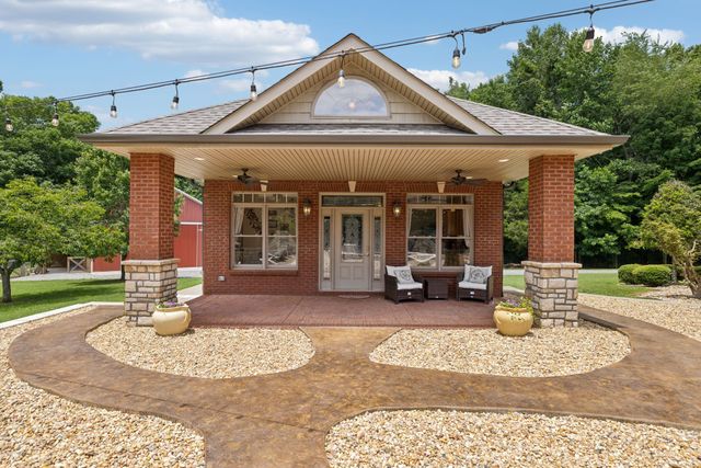 2526 Bearden Rd, Clarksville, TN 37043