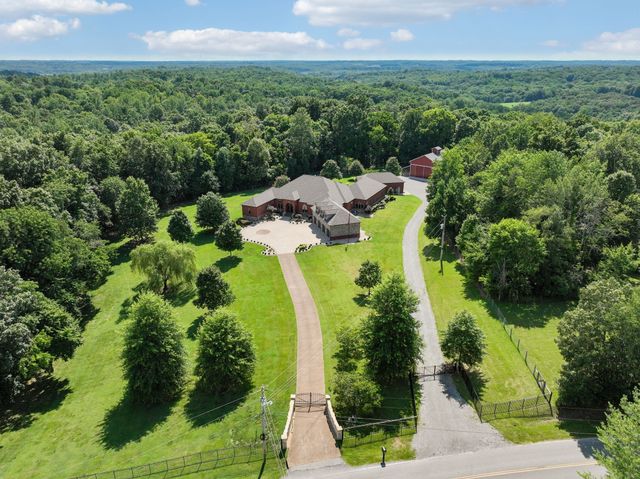 2526 Bearden Rd, Clarksville, TN 37043