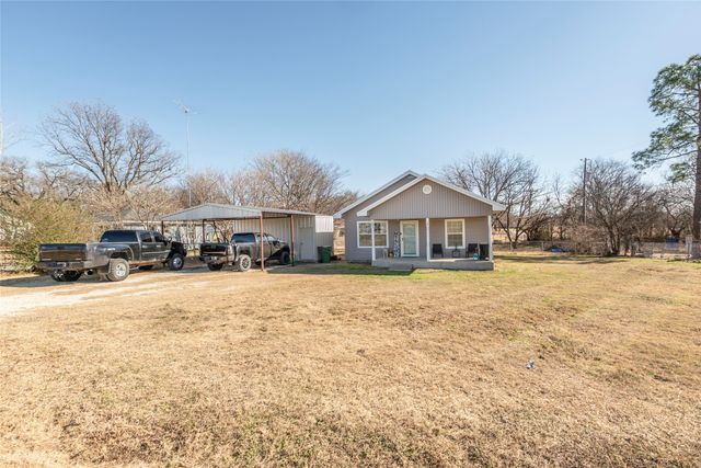180 Trail Drive, Bowie, TX 76230