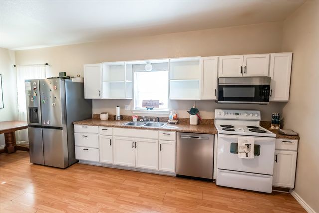 180 Trail Drive, Bowie, TX 76230