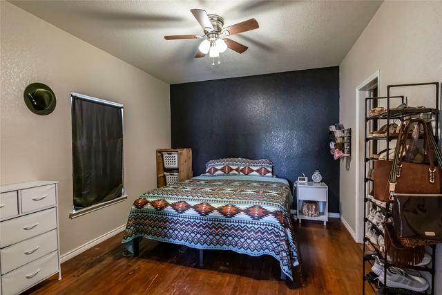 180 Trail Drive, Bowie, TX 76230