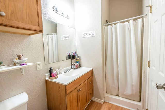 180 Trail Drive, Bowie, TX 76230