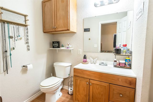 180 Trail Drive, Bowie, TX 76230