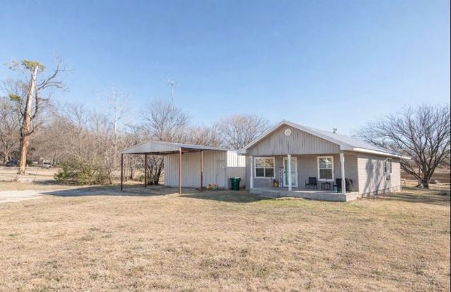 180 Trail Drive, Bowie, TX 76230