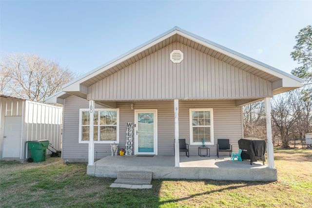 180 Trail Drive, Bowie, TX 76230
