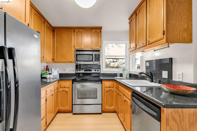 4215 Nevin Ave, Richmond, CA 94805