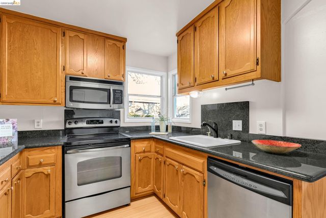 4215 Nevin Ave, Richmond, CA 94805