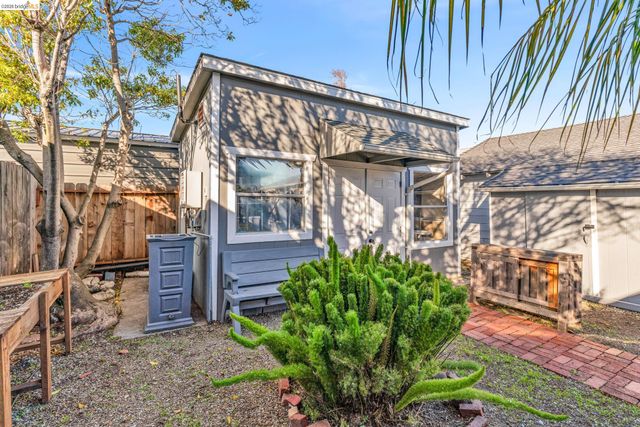 4215 Nevin Ave, Richmond, CA 94805