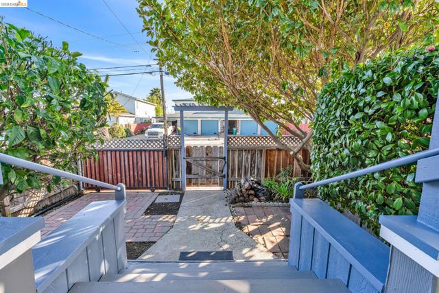 4215 Nevin Ave, Richmond, CA 94805