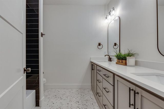 11624 NW 102nd Street, Yukon, OK 73099