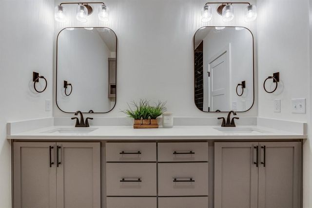 11624 NW 102nd Street, Yukon, OK 73099