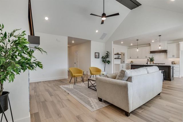 11624 NW 102nd Street, Yukon, OK 73099