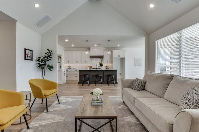 11624 NW 102nd Street, Yukon, OK 73099