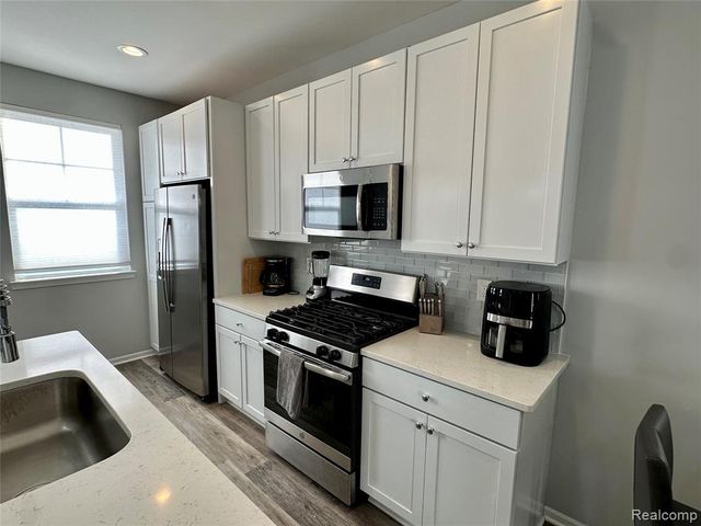 2500 Normandy, Royal Oak, MI 48073