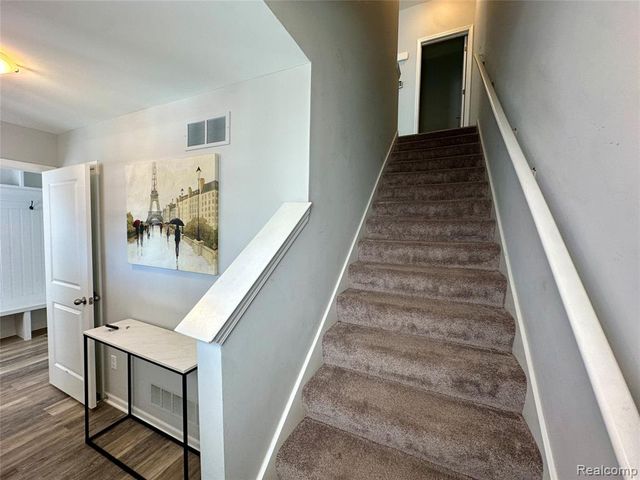 2500 Normandy, Royal Oak, MI 48073