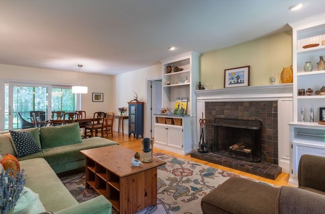 18 Fort Hill Rd, Williamsburg, MA 01039