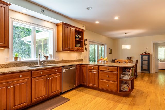 18 Fort Hill Rd, Williamsburg, MA 01039