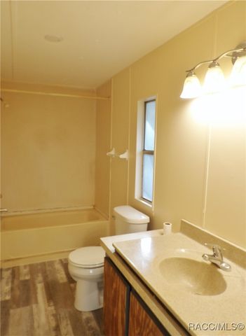 7990 E Emerald Lane, Floral City, FL 34436