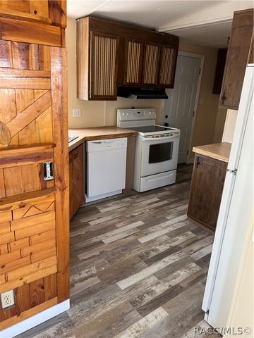 7990 E Emerald Lane, Floral City, FL 34436