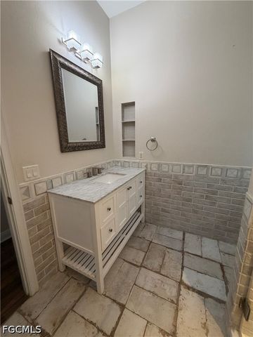 1519 SW 40th TER, Cape Coral, FL 33914