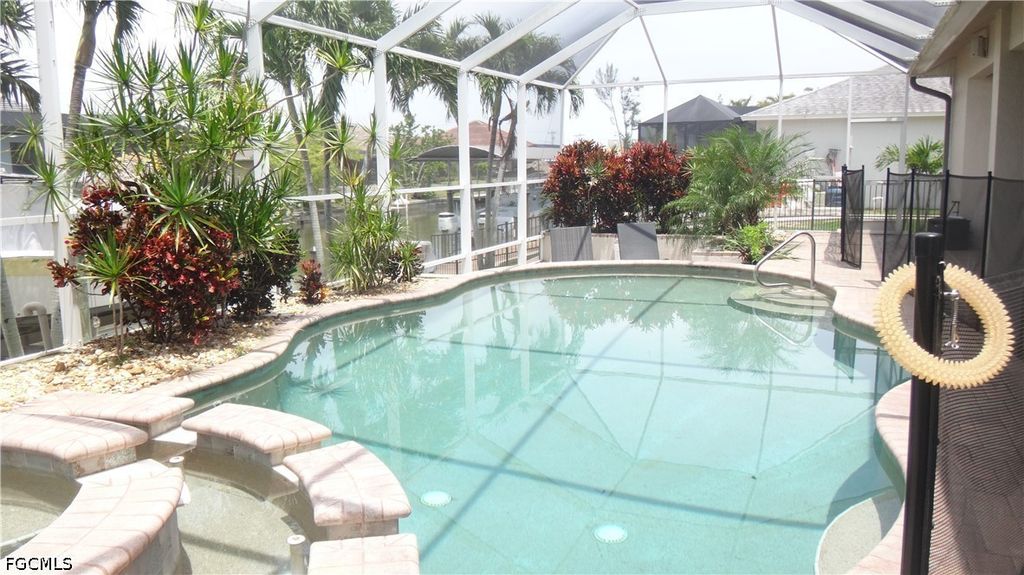 1519 SW 40th TER, Cape Coral, FL 33914