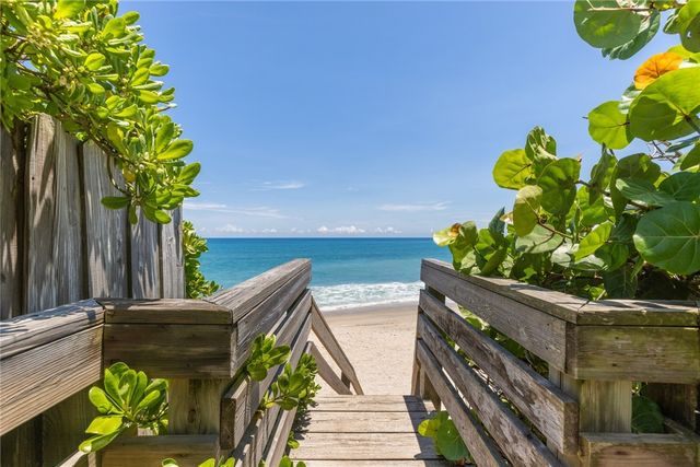 1951 W Sand Dollar Lane, Vero Beach, FL 32963