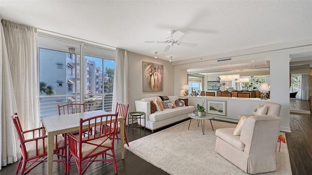 2550 HARBOURSIDE DRIVE 324, Longboat Key, FL 34228