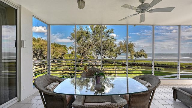2550 HARBOURSIDE DRIVE 324, Longboat Key, FL 34228