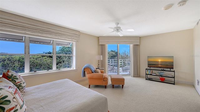 2550 HARBOURSIDE DRIVE 324, Longboat Key, FL 34228