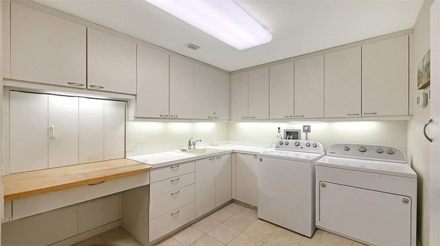 2550 HARBOURSIDE DRIVE 324, Longboat Key, FL 34228