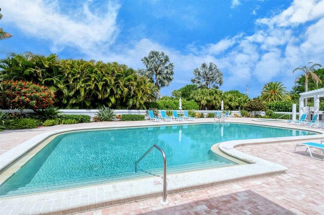 2550 HARBOURSIDE DRIVE 324, Longboat Key, FL 34228