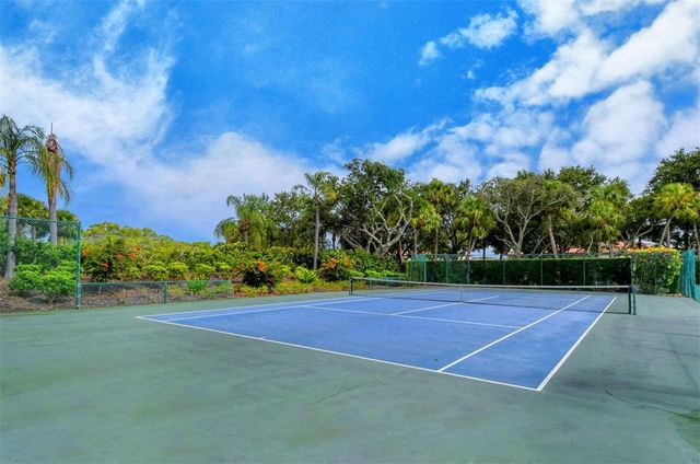 2550 HARBOURSIDE DRIVE 324, Longboat Key, FL 34228