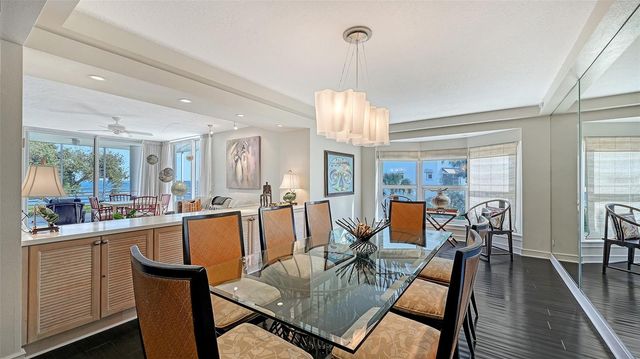 2550 HARBOURSIDE DRIVE 324, Longboat Key, FL 34228