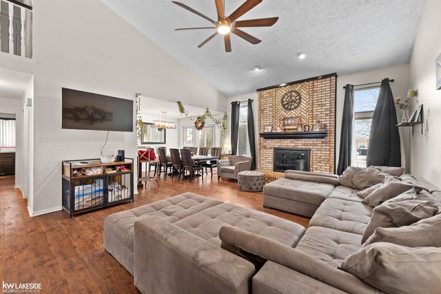 44500 Manitou Drive, Clinton Township, MI 48038