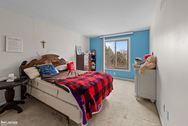 44500 Manitou Drive, Clinton Township, MI 48038